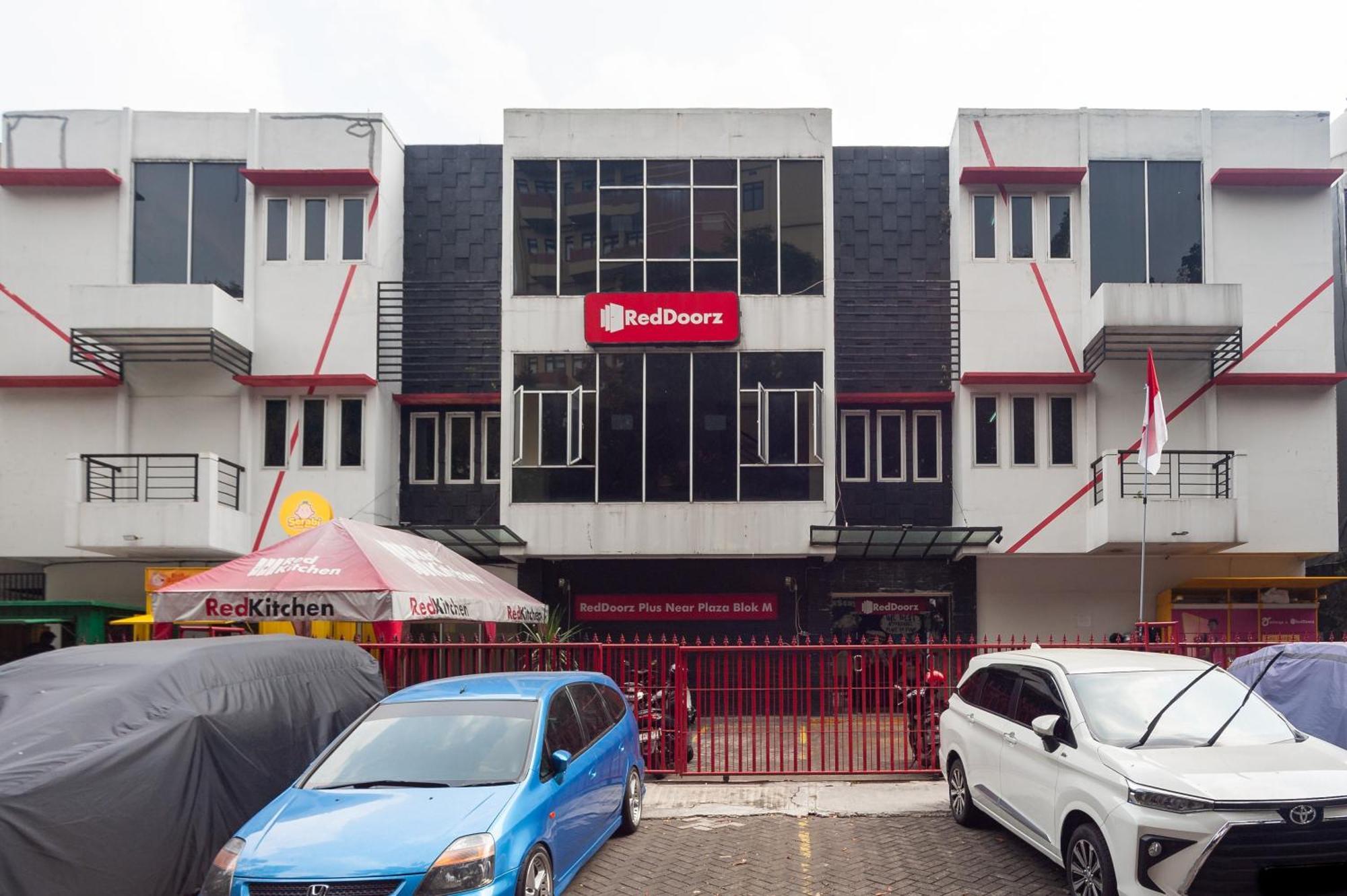 Reddoorz Plus Near Plaza Blok M Jakarta Luaran gambar