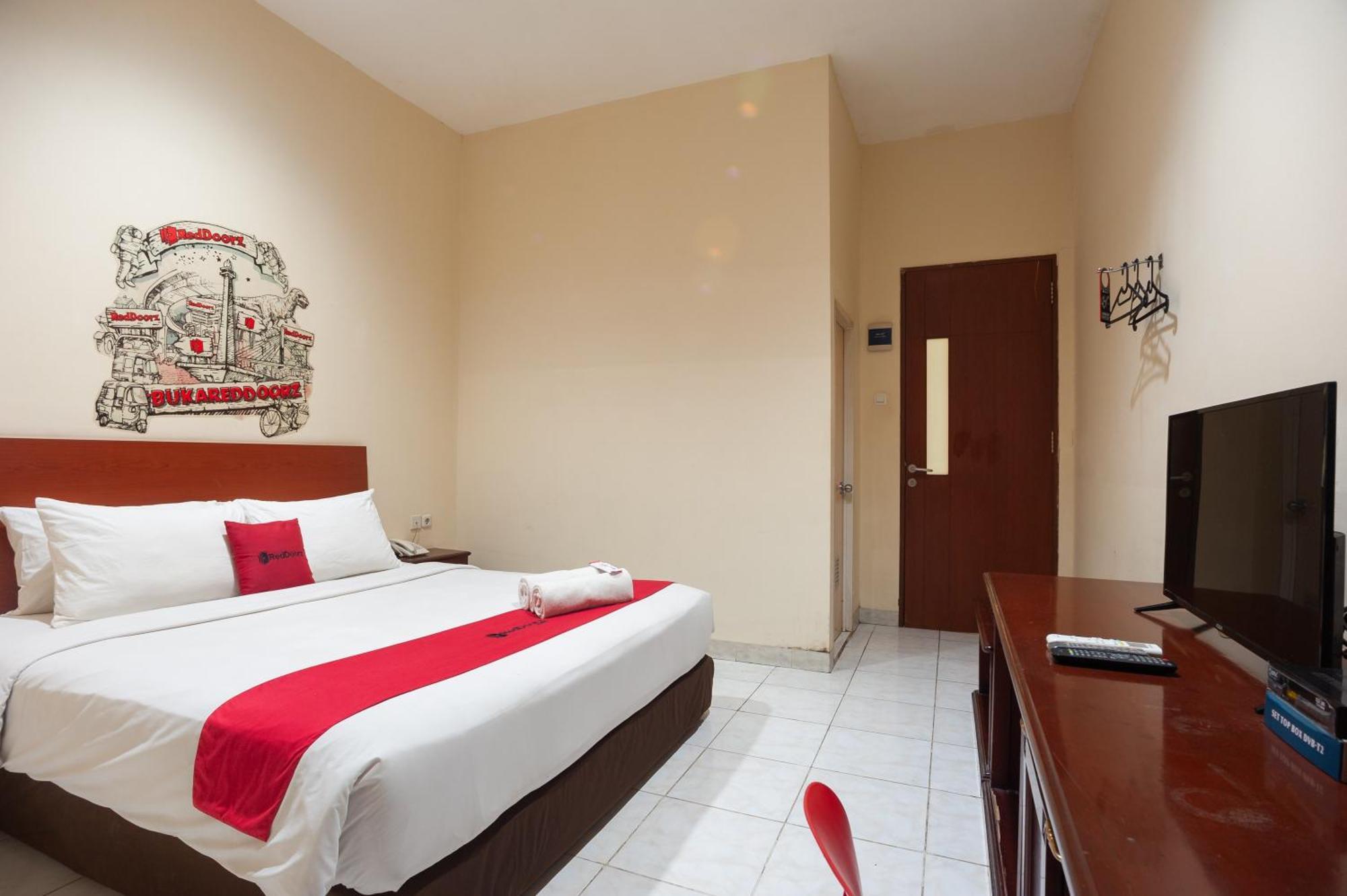 Reddoorz Plus Near Plaza Blok M Jakarta Luaran gambar