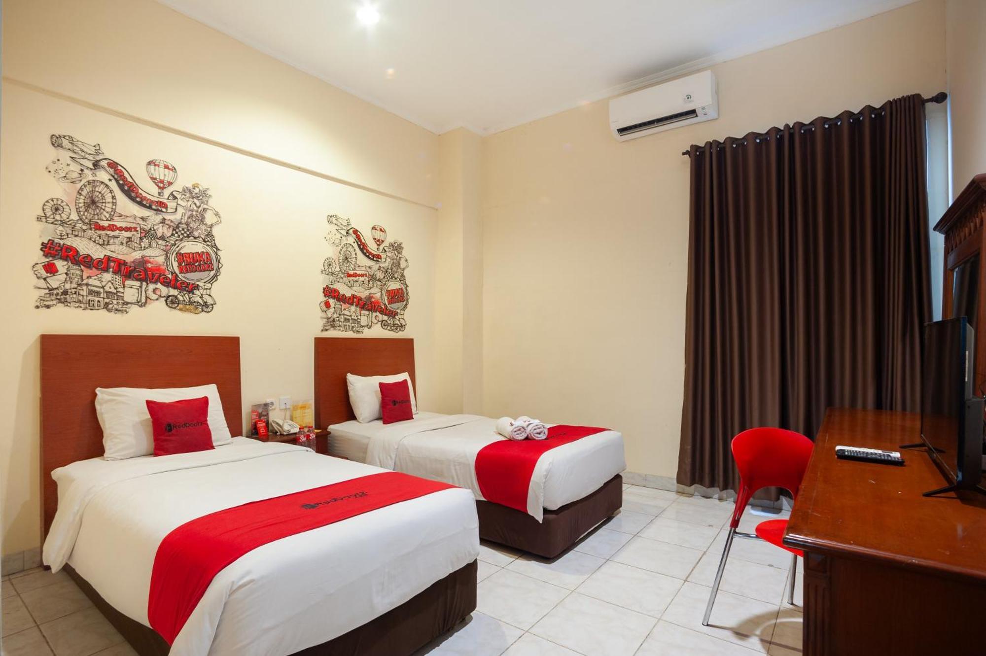 Reddoorz Plus Near Plaza Blok M Jakarta Luaran gambar