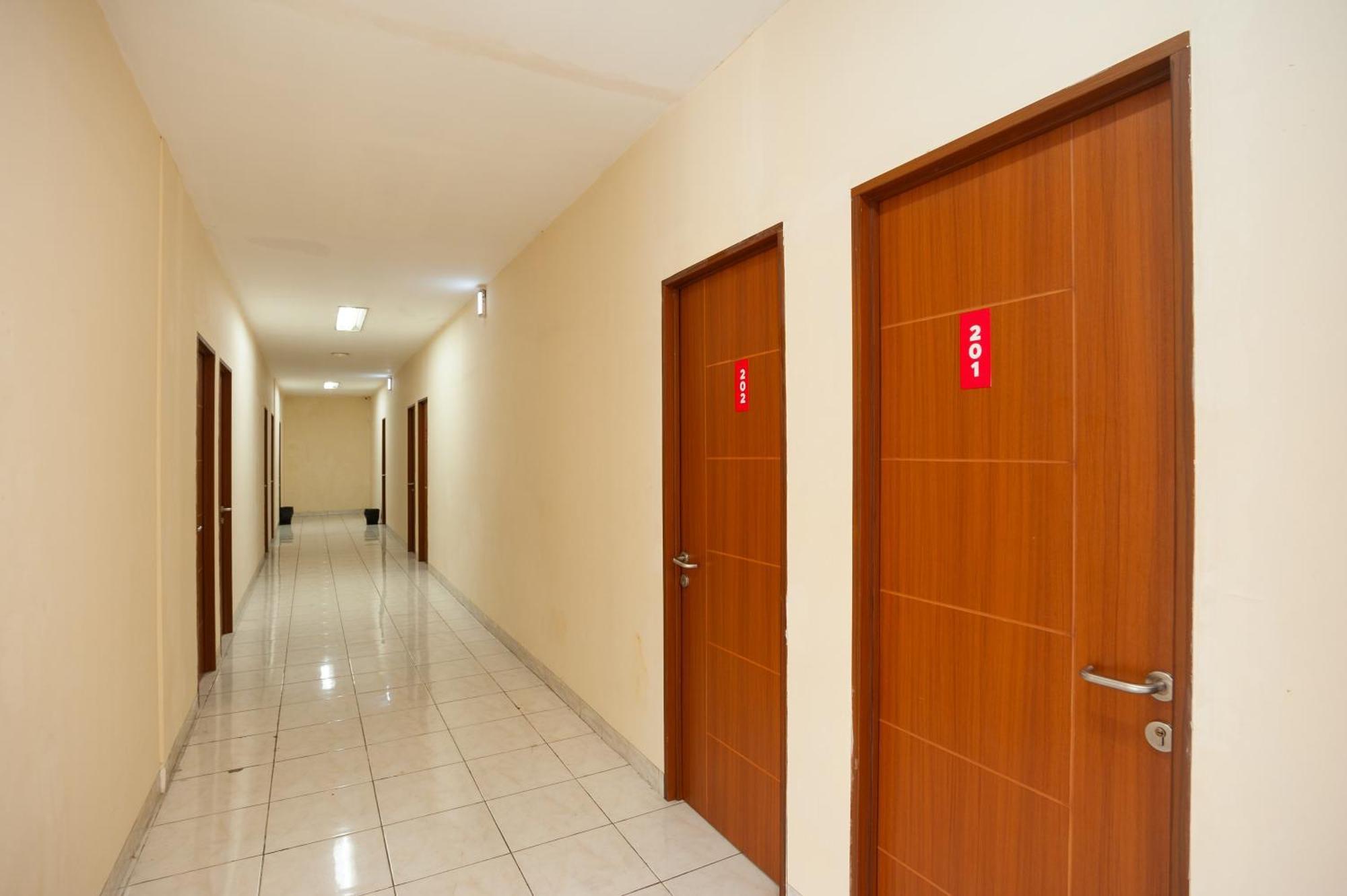 Reddoorz Plus Near Plaza Blok M Jakarta Luaran gambar