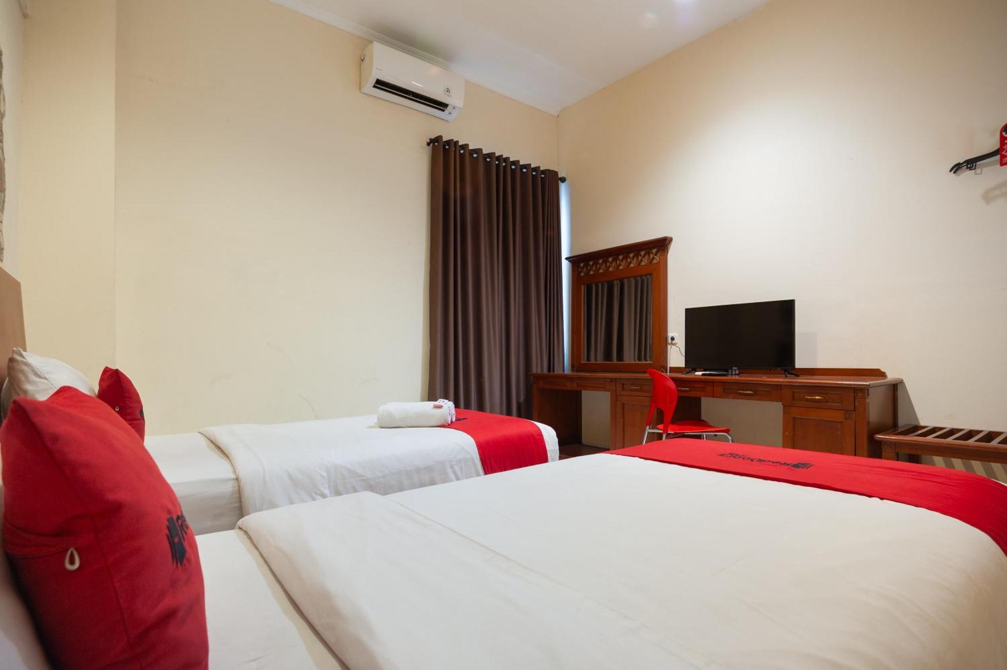 Reddoorz Plus Near Plaza Blok M Jakarta Luaran gambar